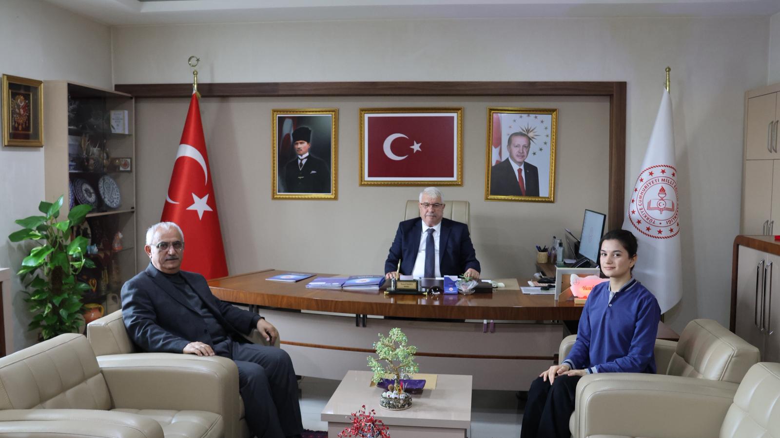 TEKNOFEST 2025'te Gurur Veren Başarının Kahramanlarından İl Millî Eğitim Müdürüne Ziyaret